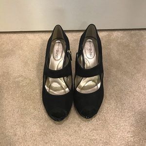 Bandalino suede shoes